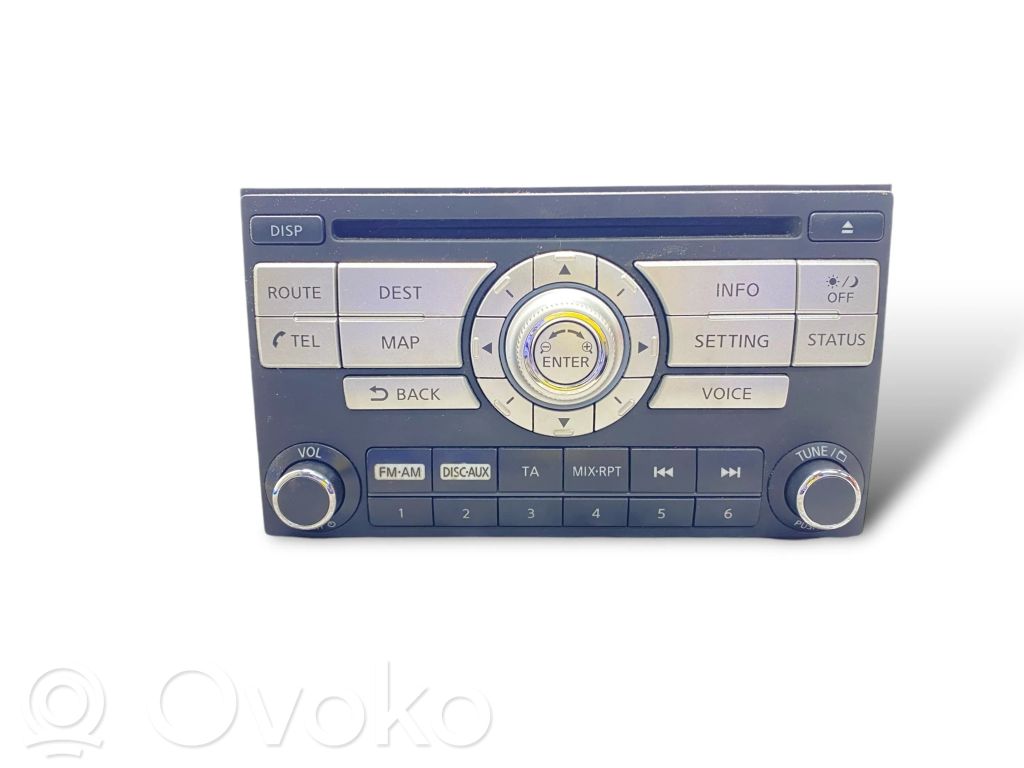 Radio / CD/DVD atskaņotājs / navigācija