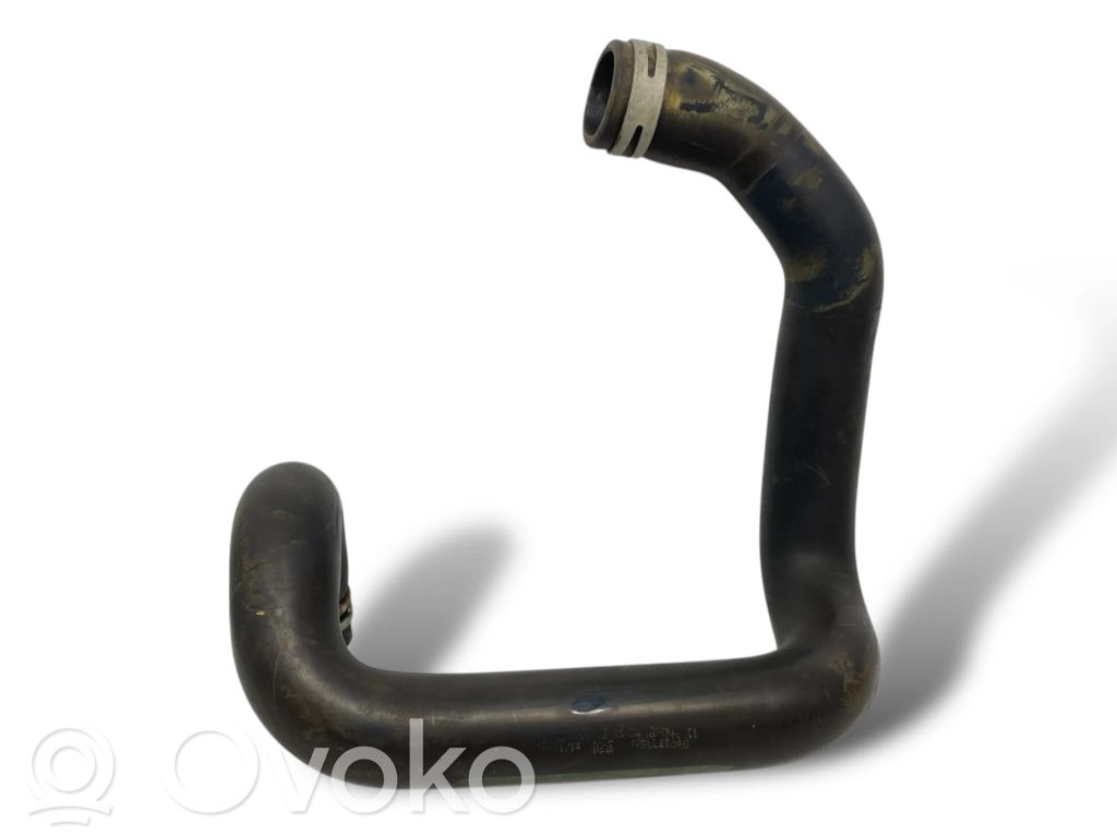 Caurulīte (-es) / šļūtene (-es)