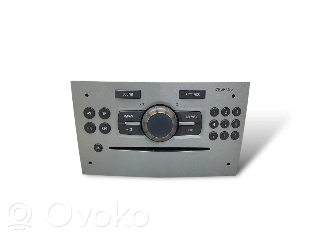 Radio / CD/DVD atskaņotājs / navigācija