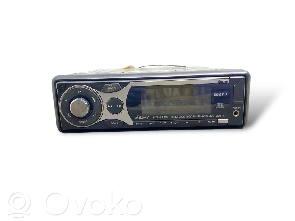 Radio / CD/DVD atskaņotājs / navigācija