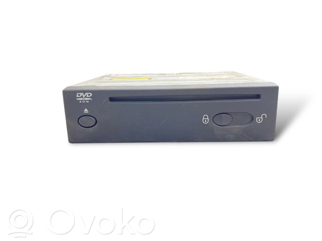 Radio / CD/DVD atskaņotājs / navigācija