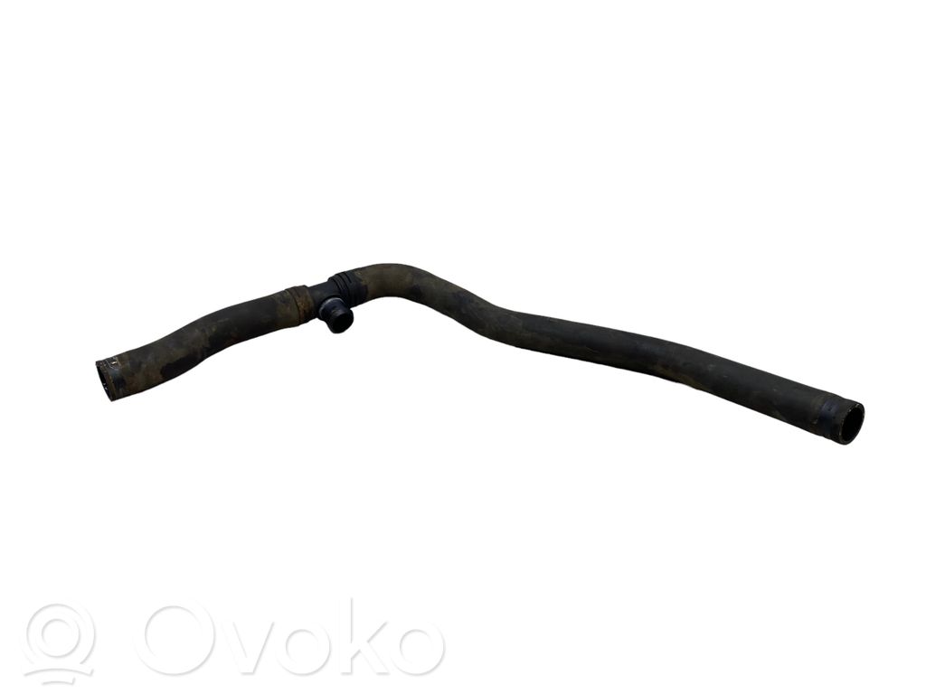 Caurulīte (-es) / šļūtene (-es)