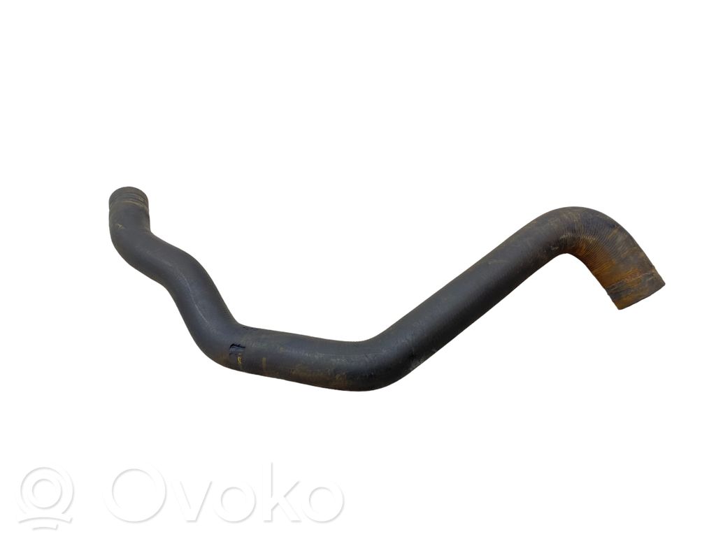 Caurulīte (-es) / šļūtene (-es)