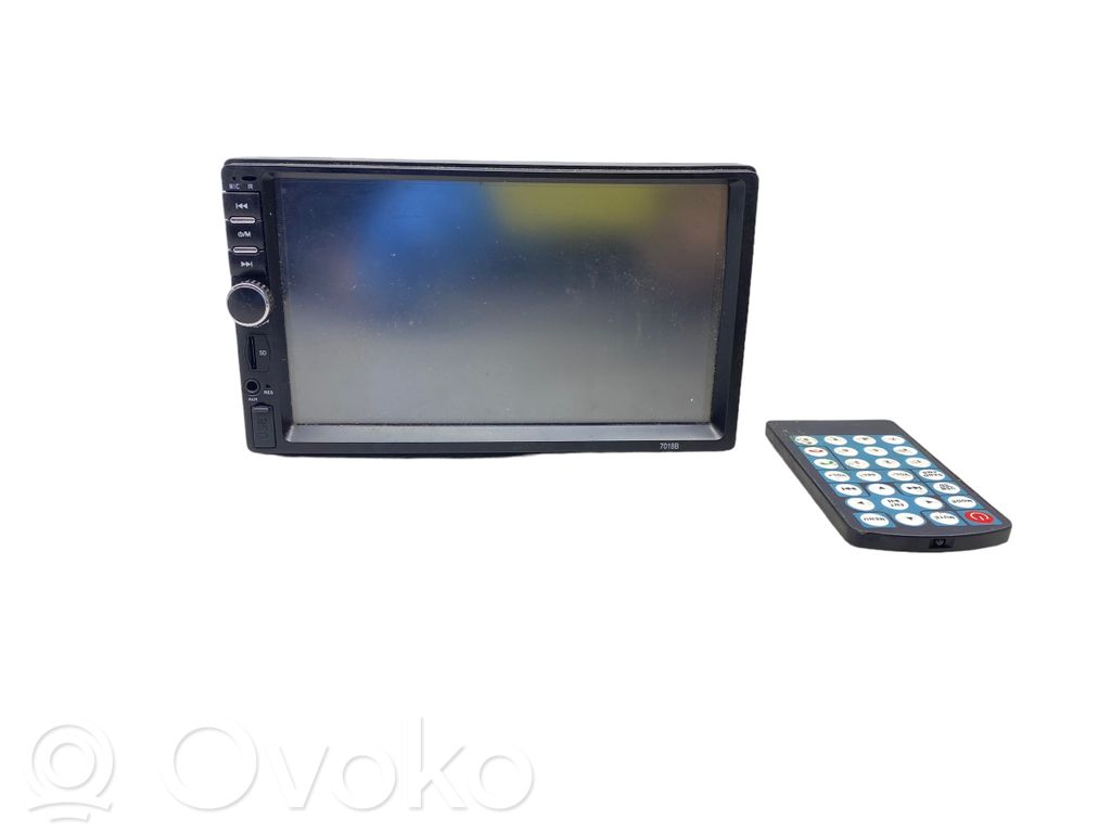 Radio / CD/DVD atskaņotājs / navigācija
