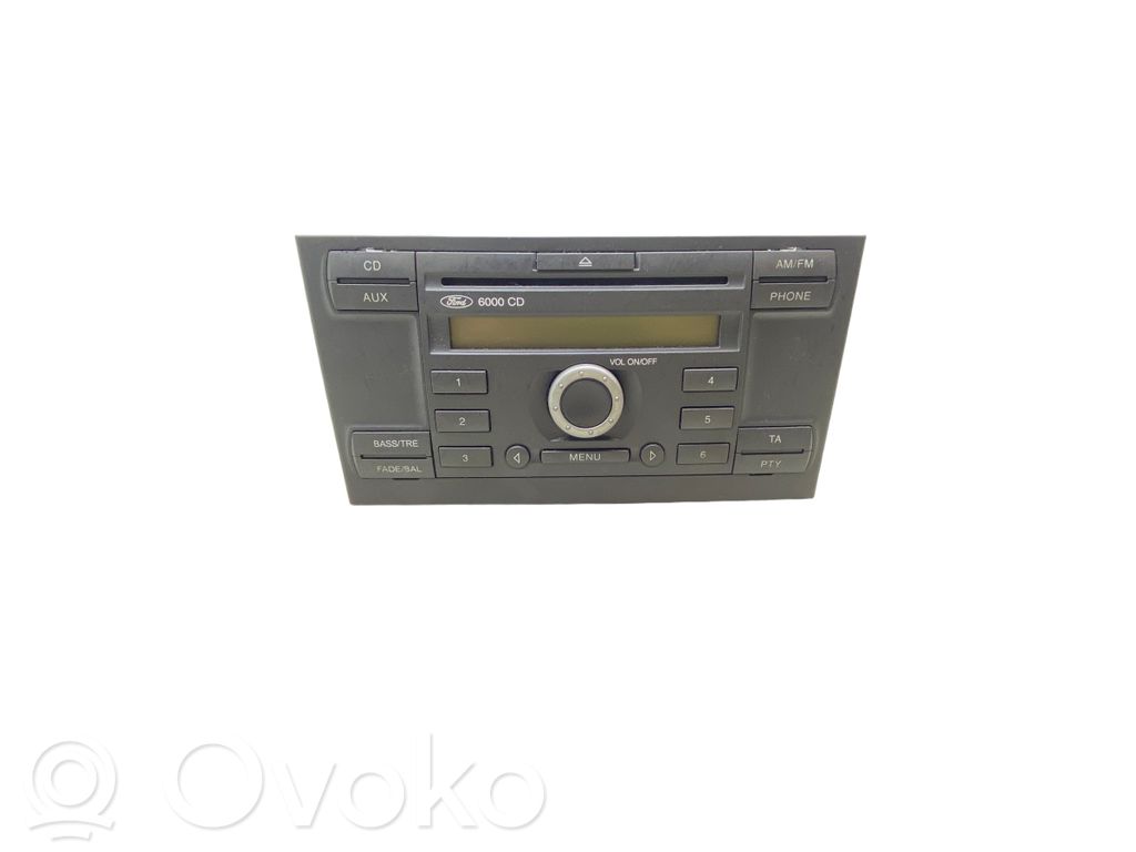 Radio / CD/DVD atskaņotājs / navigācija