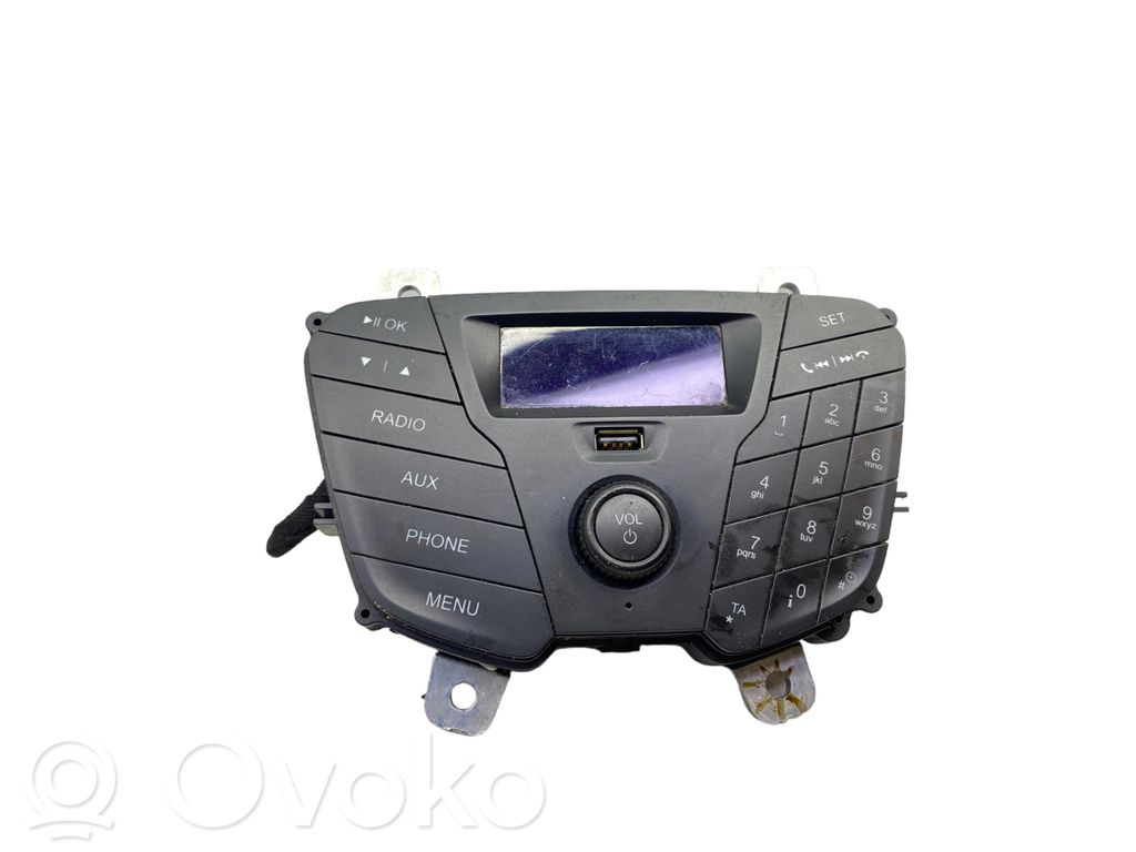 Radio / CD/DVD atskaņotājs / navigācija