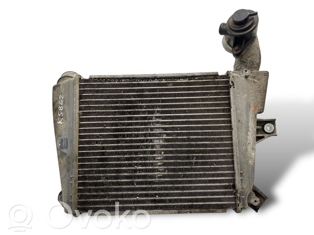 Starpdzesētāja radiators