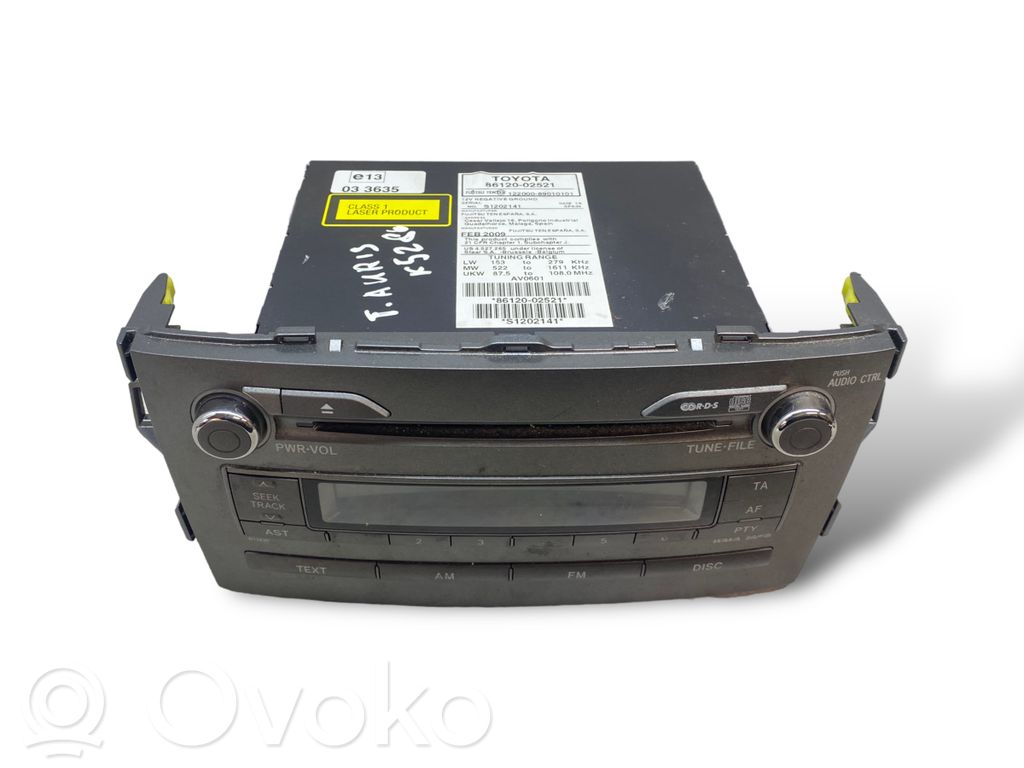Radio / CD/DVD atskaņotājs / navigācija
