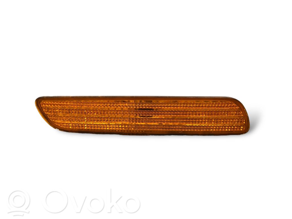 Aizmugurē atstarotājs