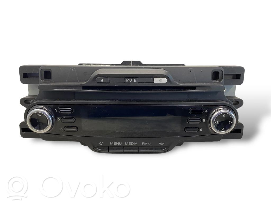 Radio / CD/DVD atskaņotājs / navigācija