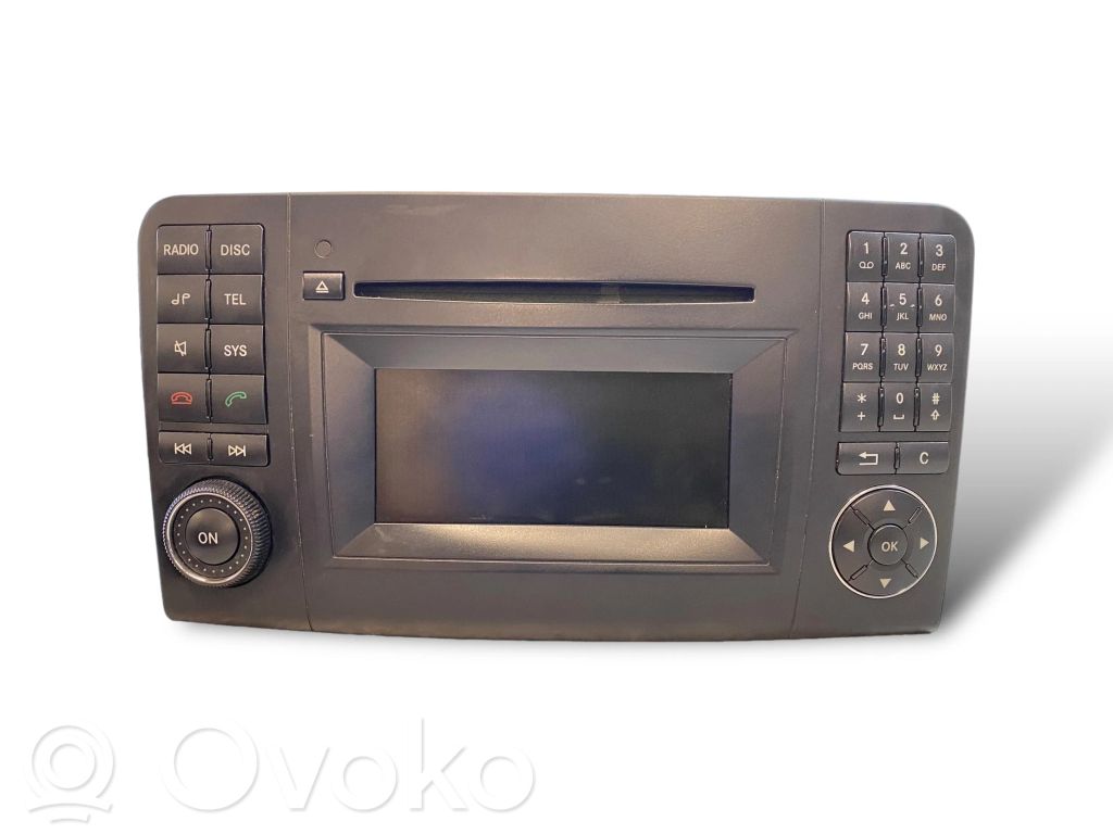 Radio / CD/DVD atskaņotājs / navigācija