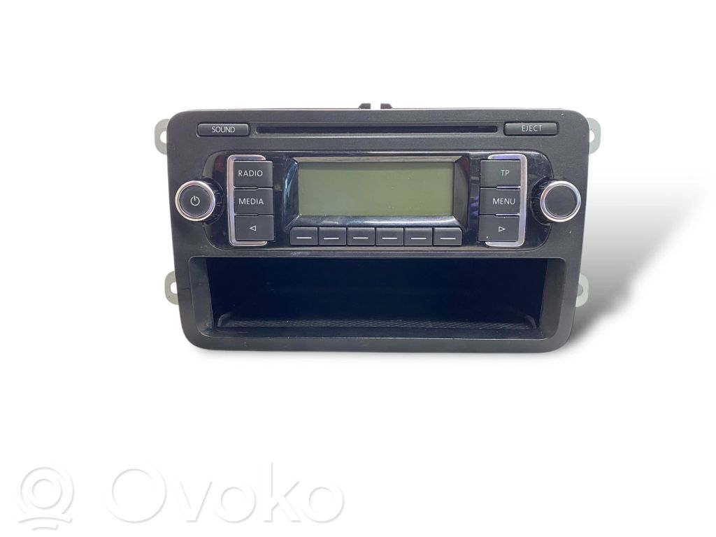 Radio / CD/DVD atskaņotājs / navigācija