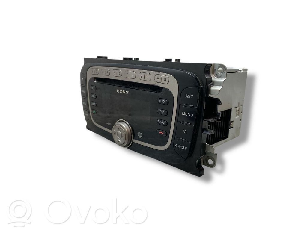Radio / CD/DVD atskaņotājs / navigācija