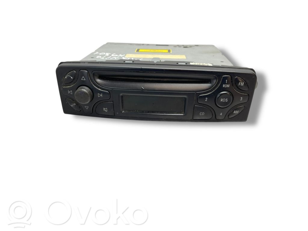 Radio / CD/DVD atskaņotājs / navigācija