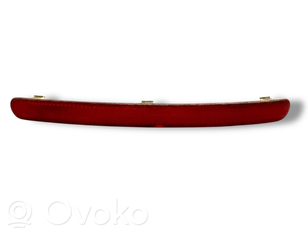 Aizmugurē atstarotājs