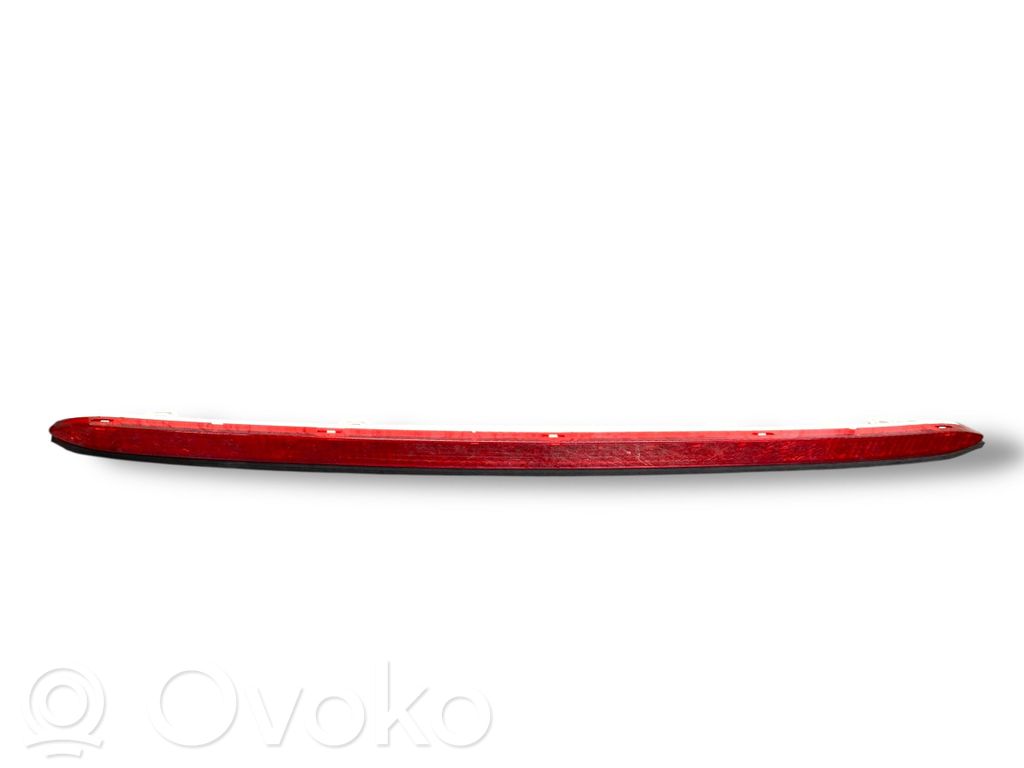 Papildu bremžu signāla lukturis