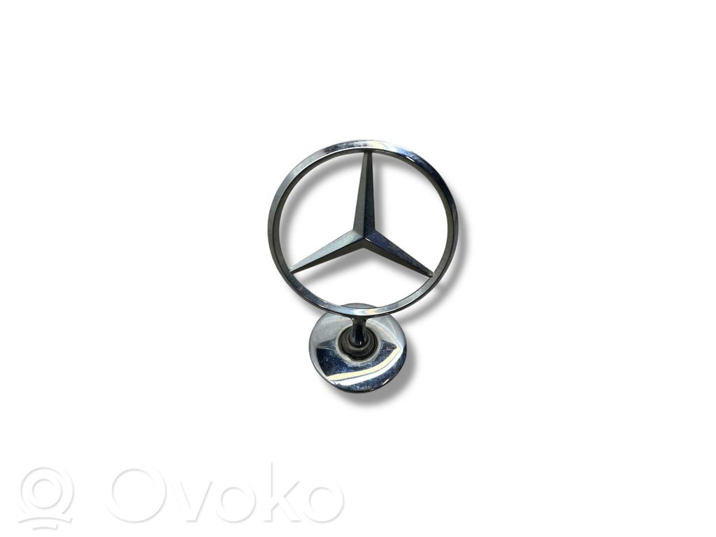 Ražotāja emblēma
