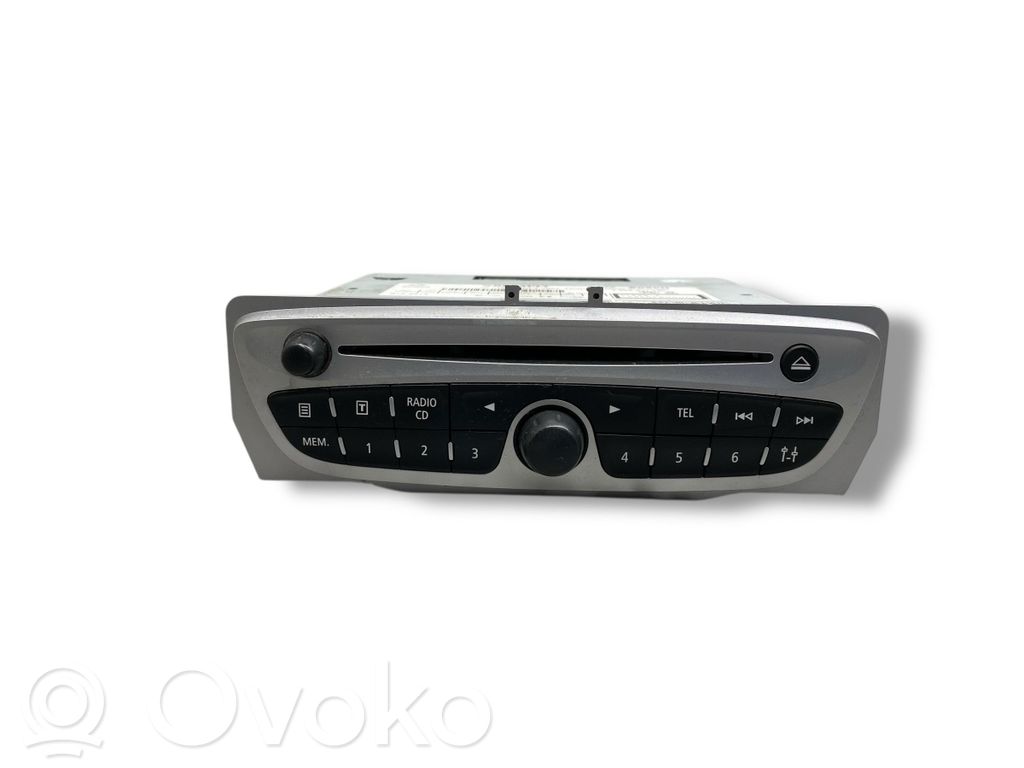 Radio / CD/DVD atskaņotājs / navigācija