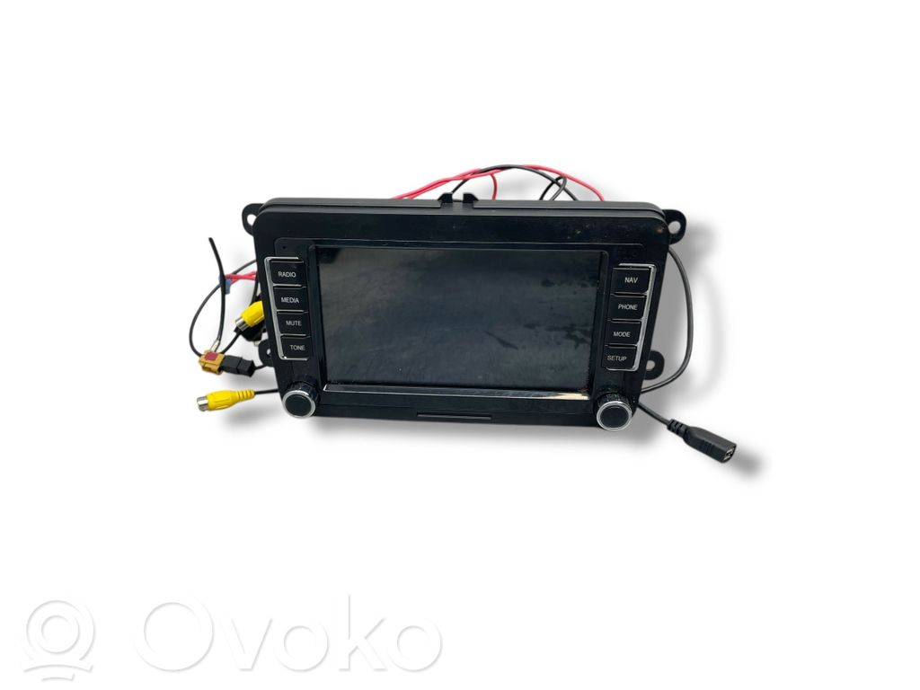 Radio / CD/DVD atskaņotājs / navigācija