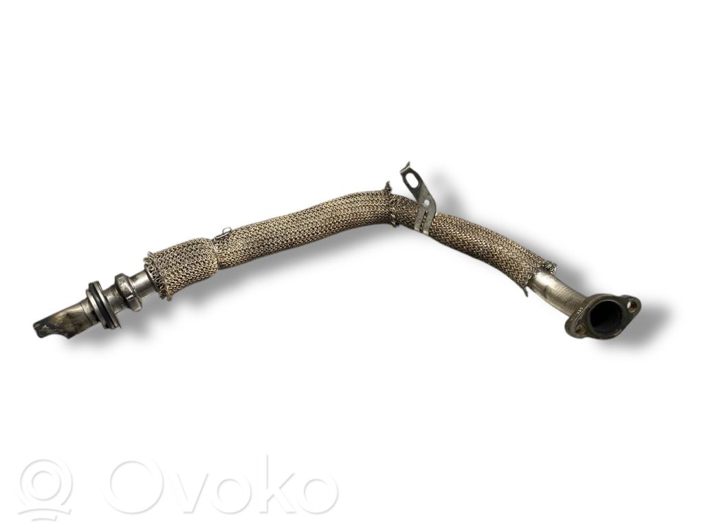 Caurulīte (-es) / šļūtene (-es)
