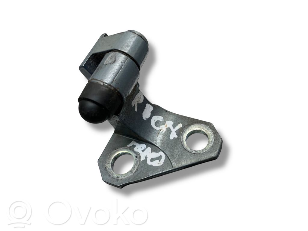 Priekšpusē augšējā vira (eņģe)