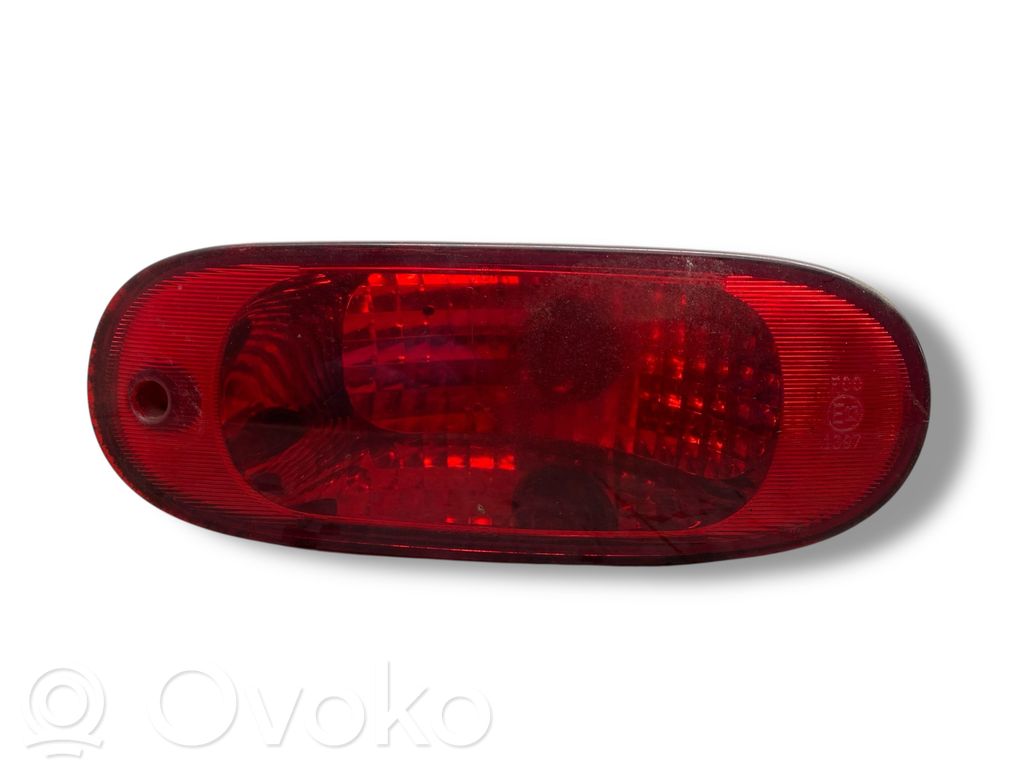 Miglas lukturis aizmugurē