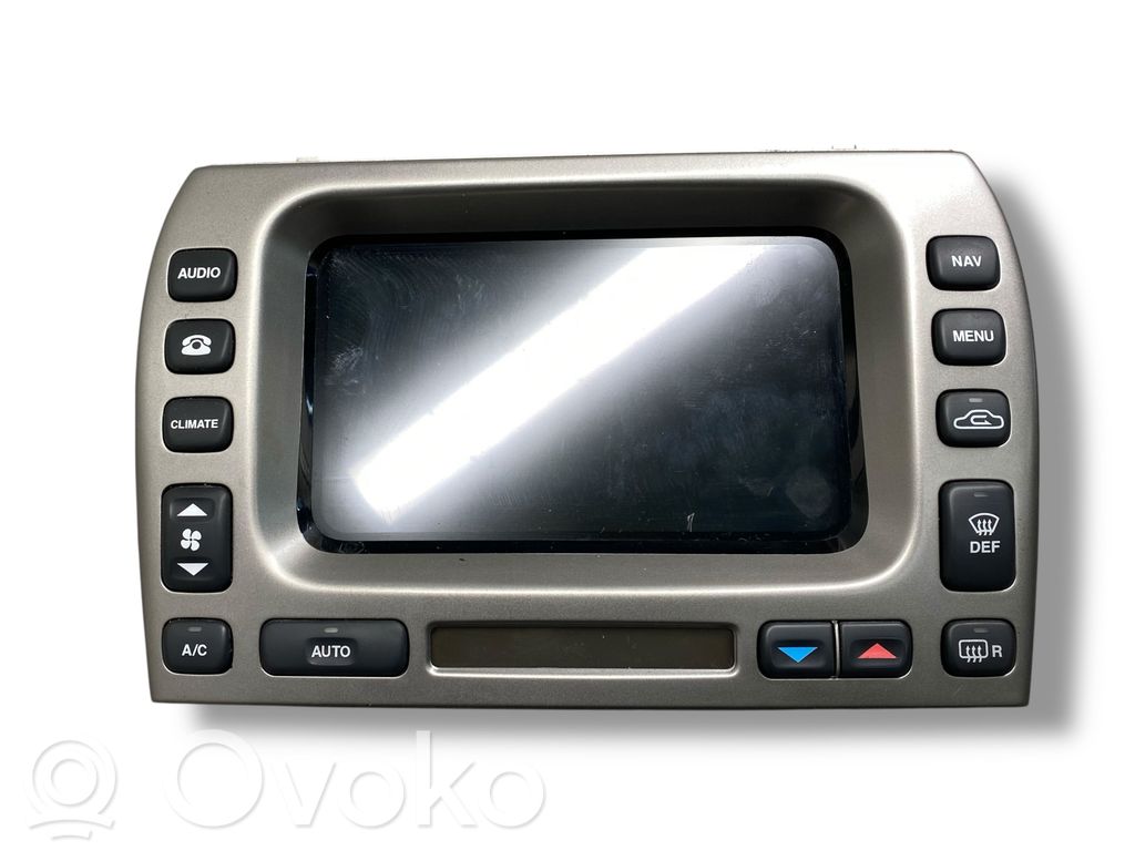 Radio / CD/DVD atskaņotājs / navigācija