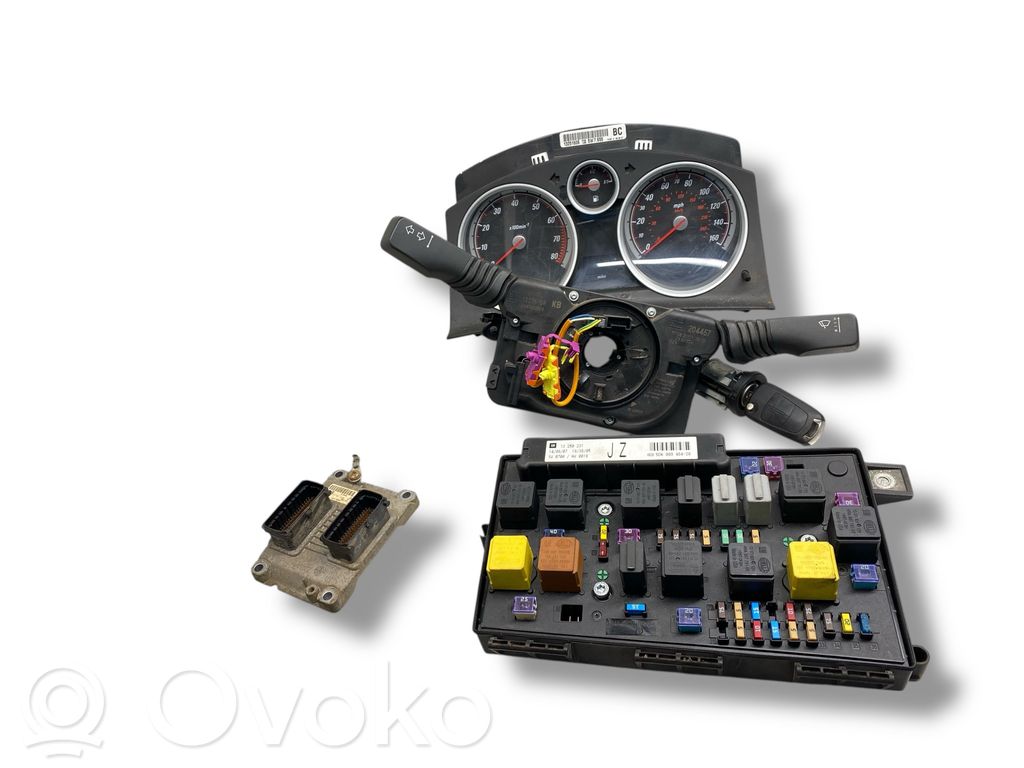 Aizdedzes ECU komplekts