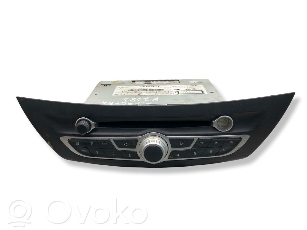 Radio / CD/DVD atskaņotājs / navigācija