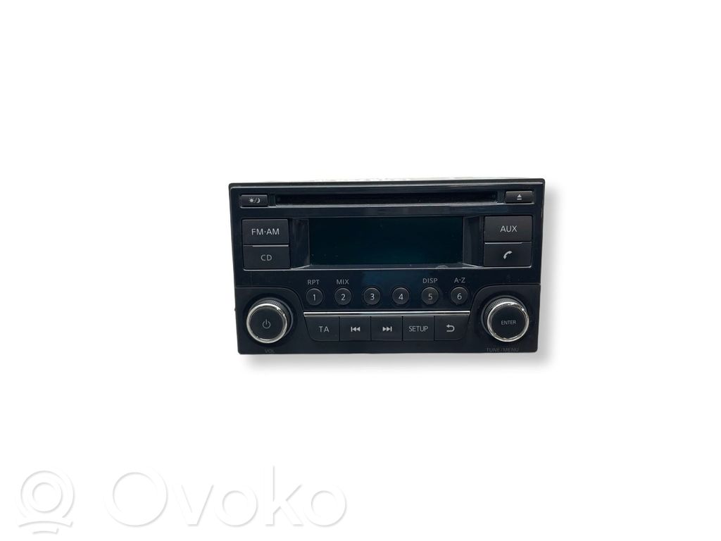 Radio / CD/DVD atskaņotājs / navigācija