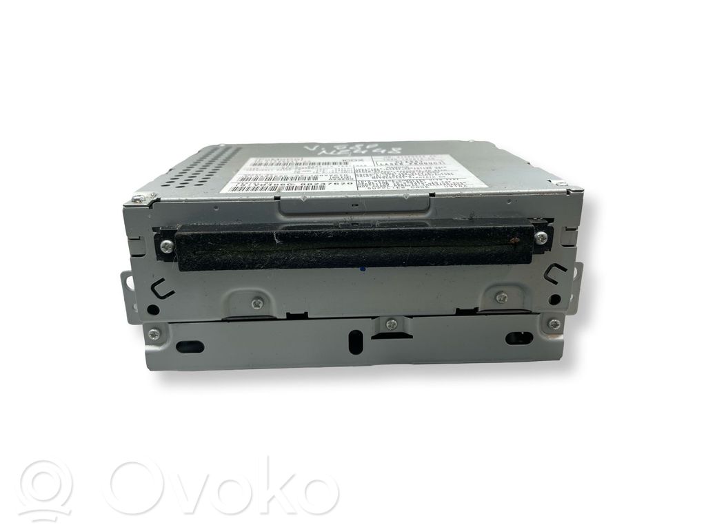 Radio / CD/DVD atskaņotājs / navigācija