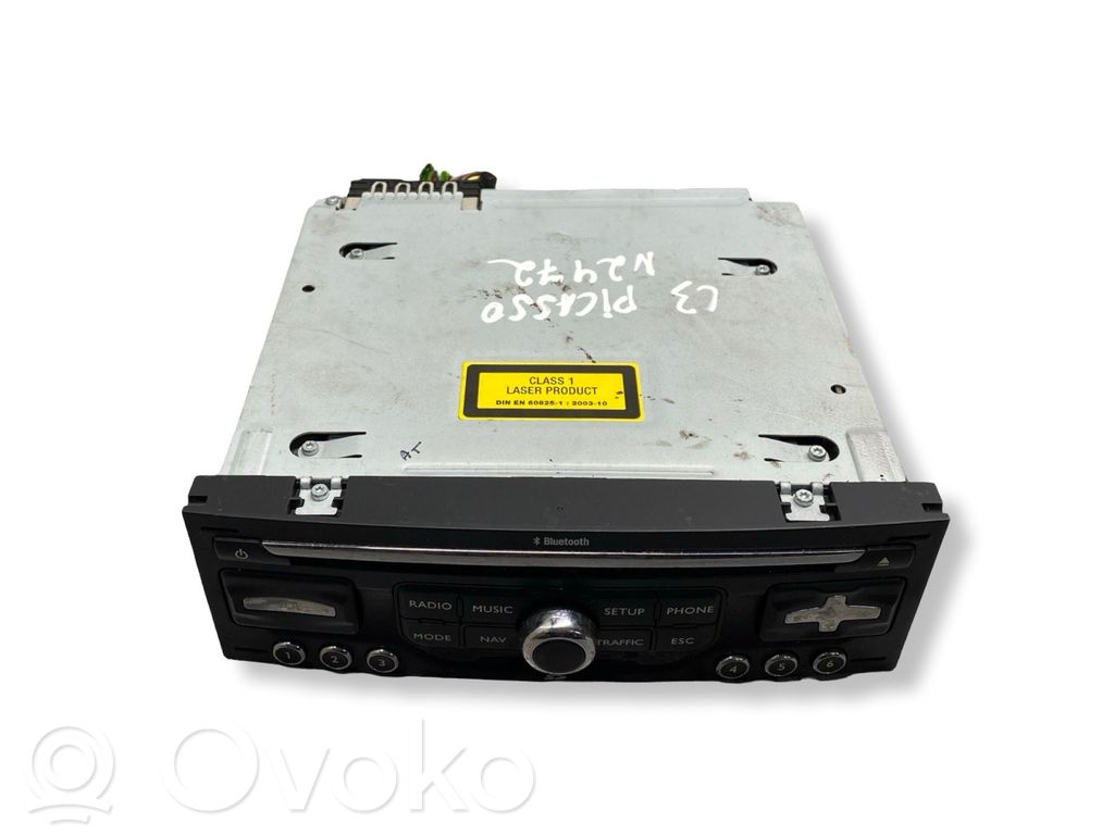 Radio / CD/DVD atskaņotājs / navigācija