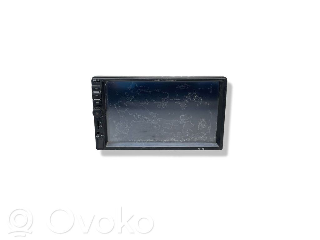 Radio / CD/DVD atskaņotājs / navigācija
