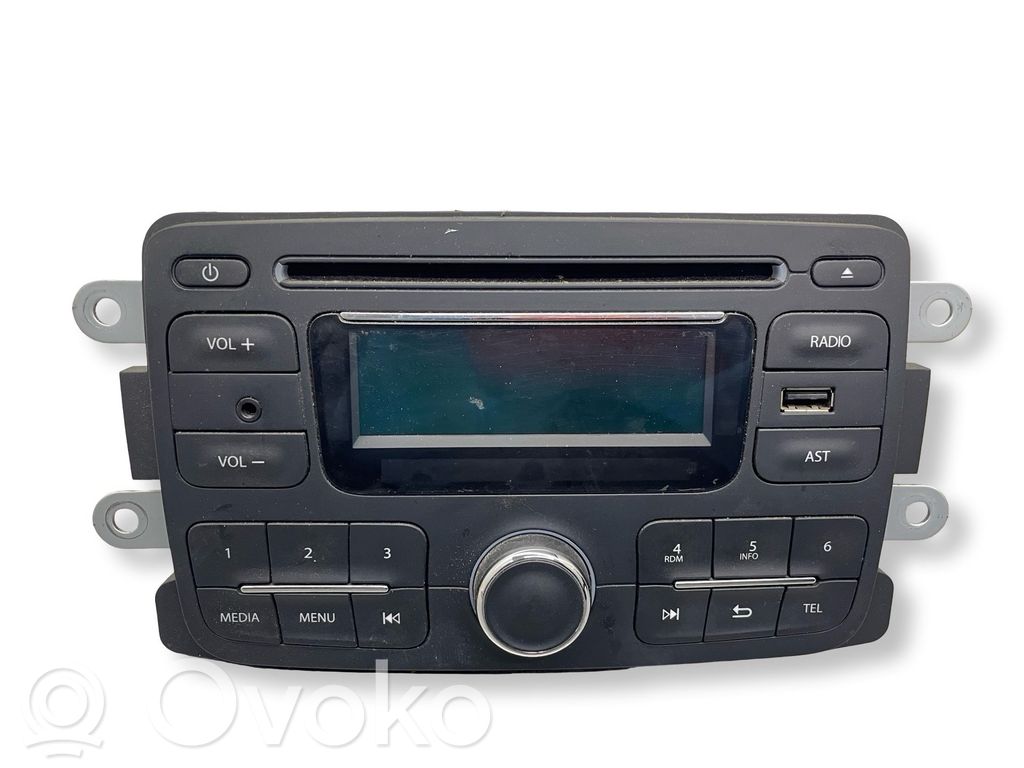 Radio / CD/DVD atskaņotājs / navigācija