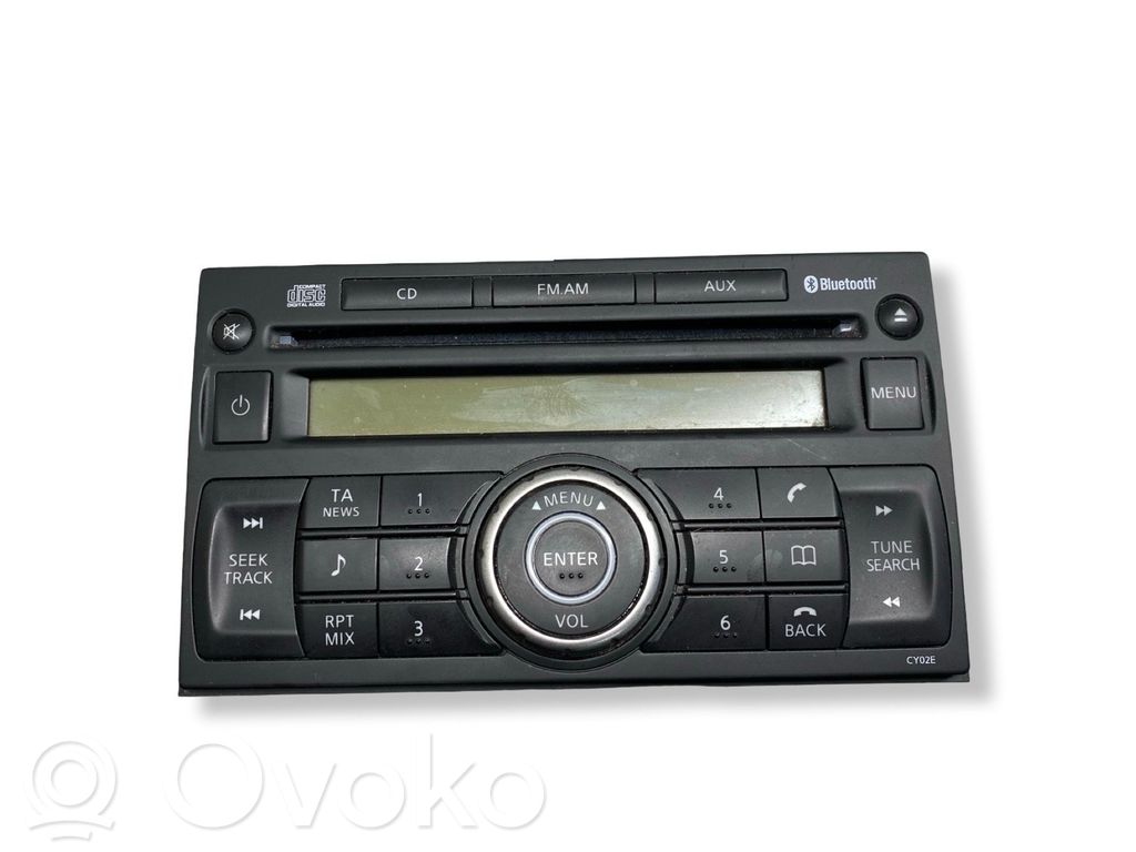 Radio / CD/DVD atskaņotājs / navigācija