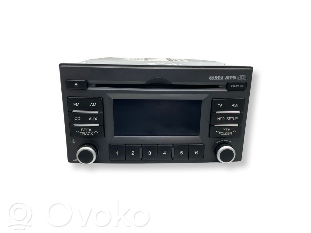 Radio / CD/DVD atskaņotājs / navigācija