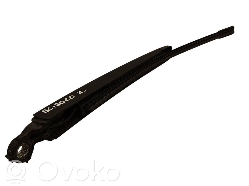 5K6955707 Volkswagen Golf V Wischerarm Heckscheibe, 15.00 € | RRR
