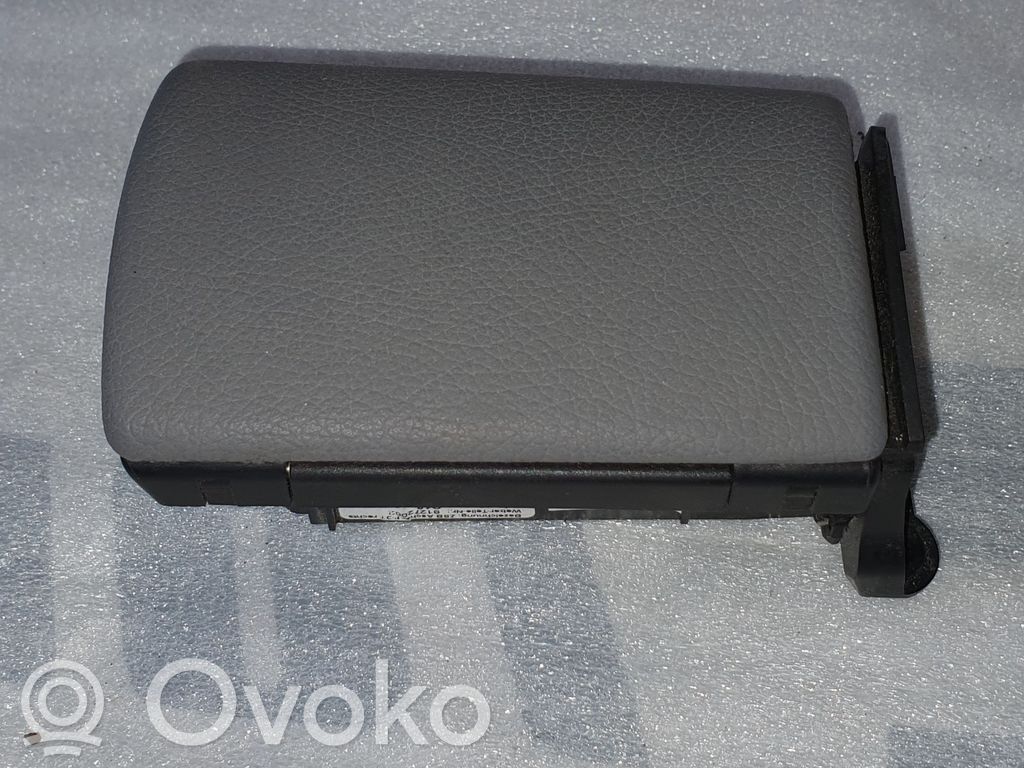 Cendrier de console arrière d'origine Peugeot 505 réf 8229.81