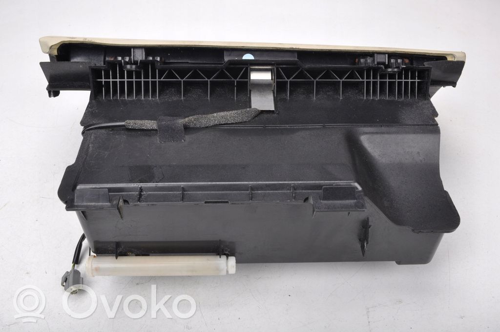 VOL8542 Volvo S80 Schowek deski rozdzielczej Używane