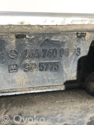 1647400893 Mercedes-Benz ML W164 Trunk door license plate light bar, €80.00  | RRR