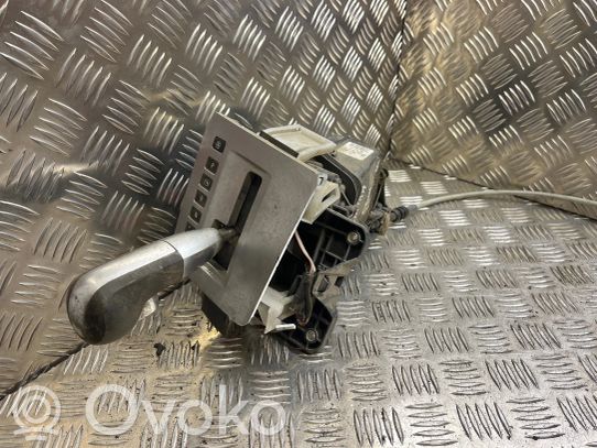 Opel Zafira B Vaihteenvalitsimen verhoilu 
