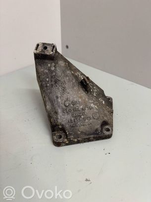 Audi A6 S6 C5 4B Moottorin kiinnikekorvake (käytetyt) 