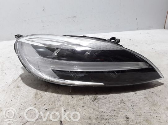 Volvo V40 Priekinis žibintas 
