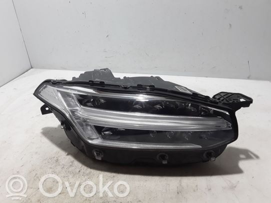 Volvo XC90 Priekinis žibintas 