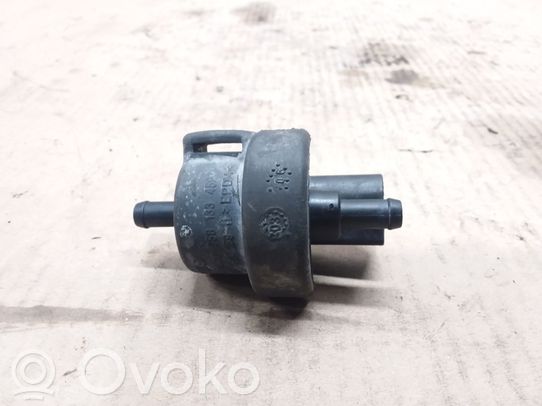 Volkswagen PASSAT B6 Valvola di depressione 