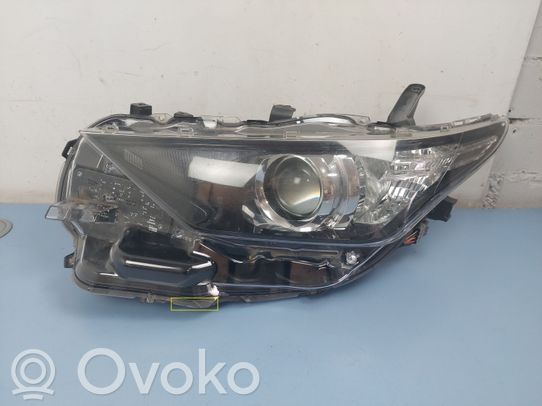 Toyota Auris E180 Priekinis žibintas 