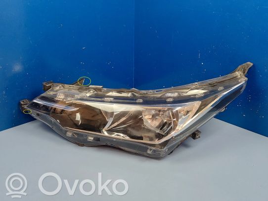 Toyota Corolla E160 E170 Priekinis žibintas 