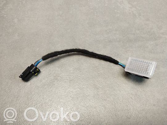 Volkswagen Amarok II Luce vano portaoggetti 