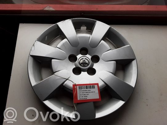 Toyota Avensis T220 Заводская крышка (крышки) от центрального отверстия колеса 