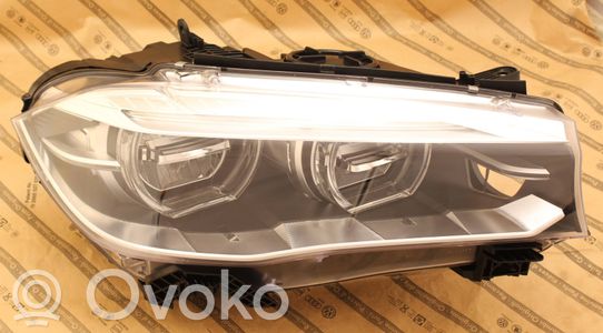 BMW X5 F15 Priekinis žibintas 